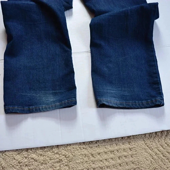 DENIZEN Straight Leg Jeans - Picture 4 of 8